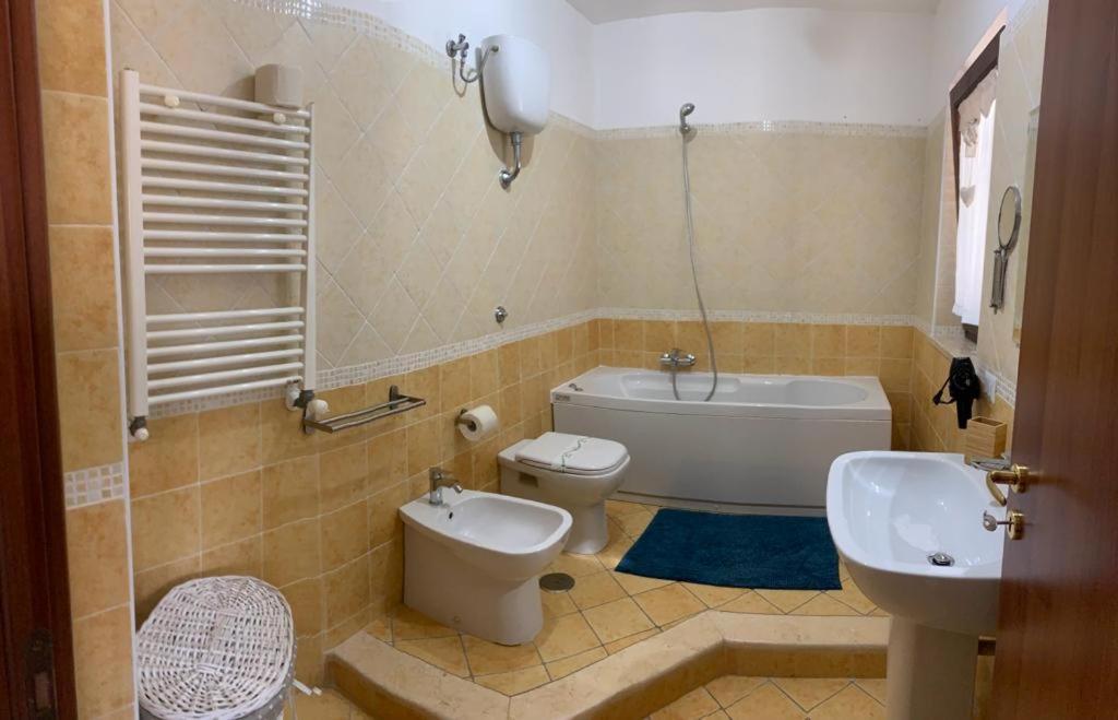 B&B La Casa Di Betty Albanella Luaran gambar